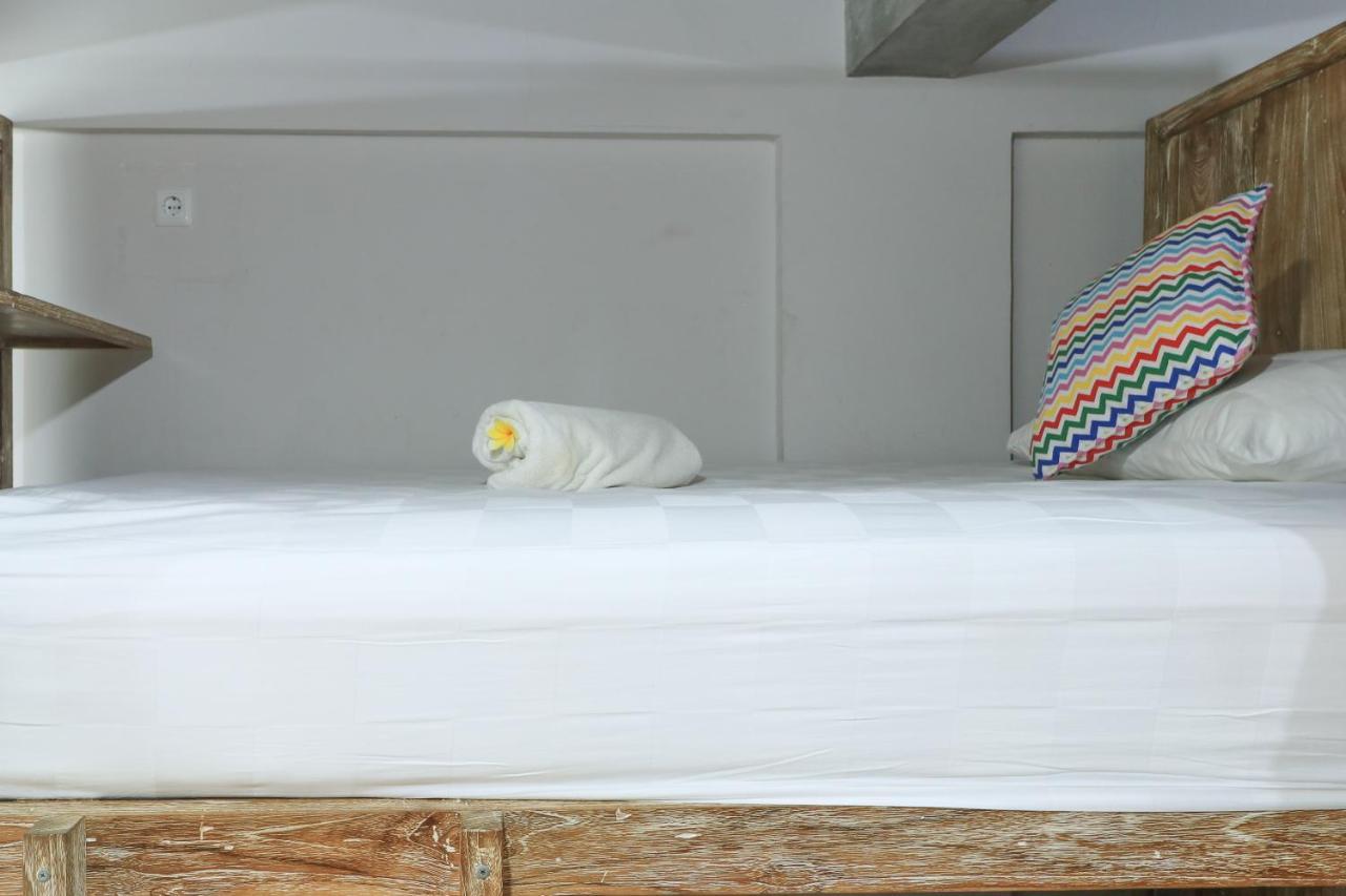 Base Guest House Canggu  Bagian luar foto