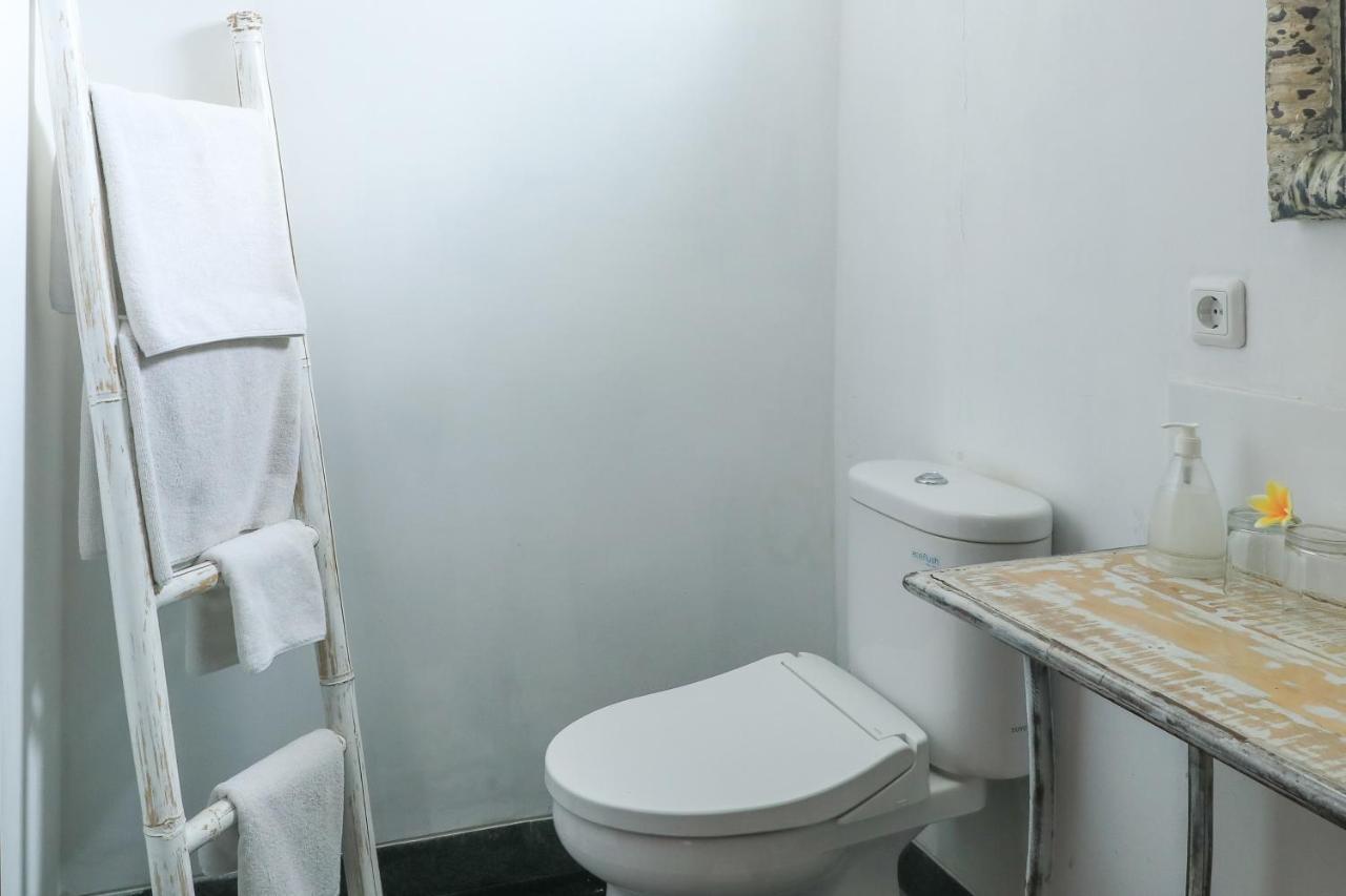 Base Guest House Canggu  Bagian luar foto